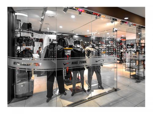 Маталттай шилэн хана, хаалга /Nike town - Гэгээнтэн цогцолбор/